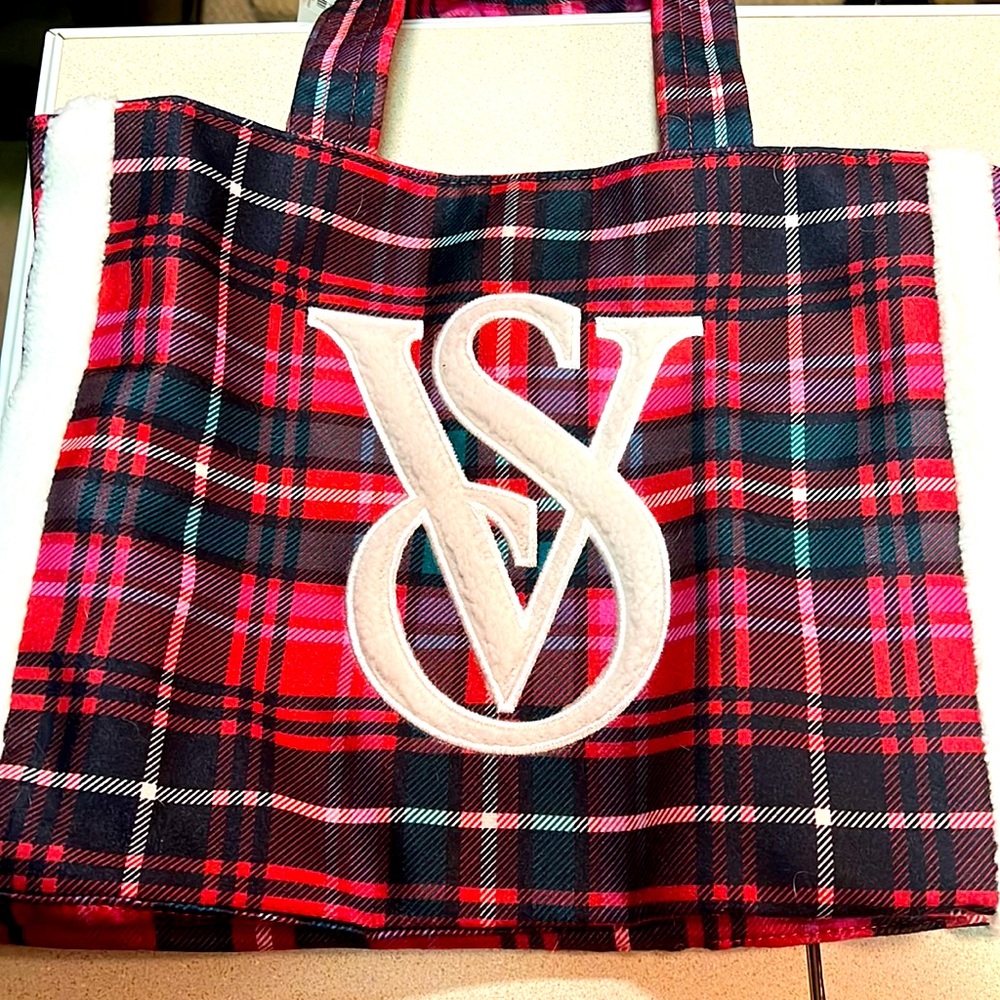 NWT Victoria’s Secret Tote 2022